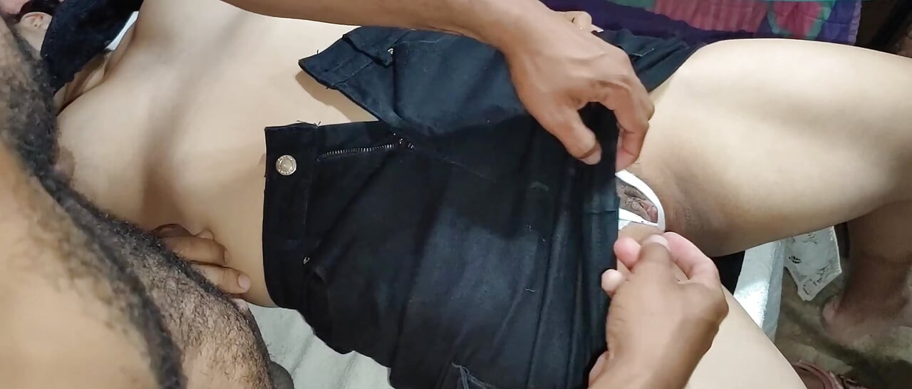 Open en breek het strakke poesje van mijn 18+ stiefzus en kom binnenin klaar in Tamil-India van xvideos