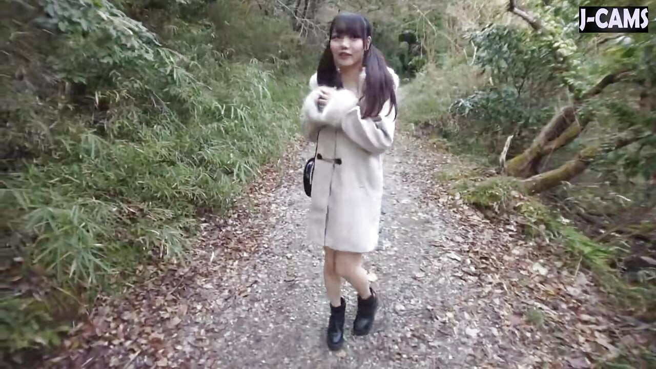 従順なMタイプの女性は、大胆な状態で快楽を見つけるのを楽しんでいます からかすジョブ-2