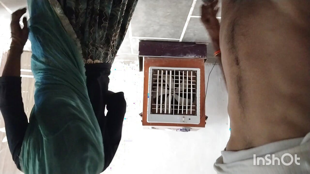 Inanyayahan ng seksi na hipag na Indian ang kanyang nobyo para makipag-sex habang wala ang asawa,