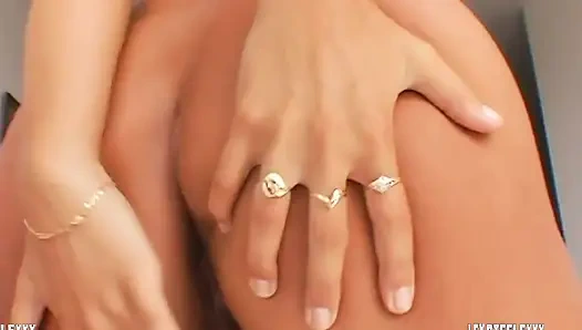 Simone Style, rabenhaarige süße, tief in lexington