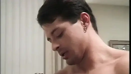 Klasik porno büyük boşalmalarla geliyor