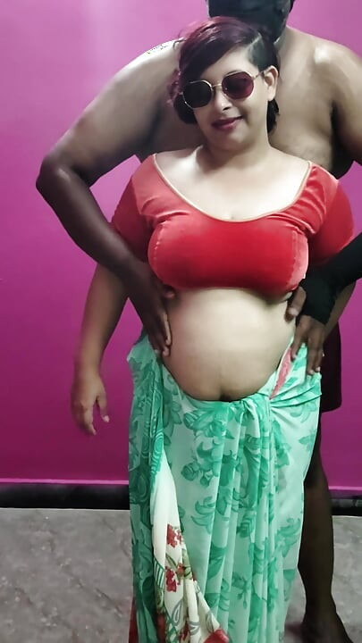 Hot Tamil Wife Seducing Neighbour