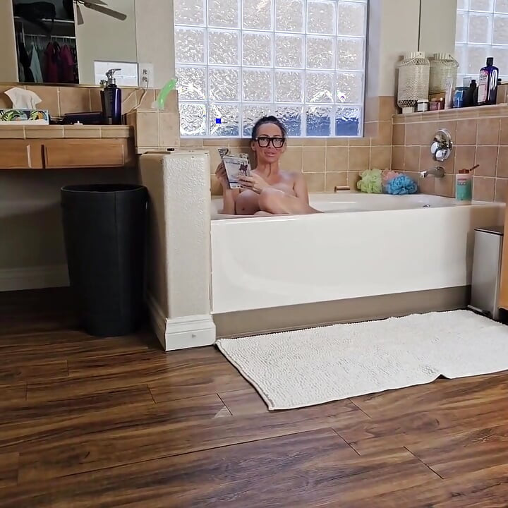 Macocha steamy tub JOI złośliwiec