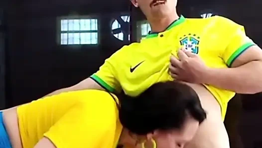 Ich, meine stieftante am tag des Brasilien-spiels