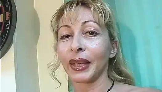 Isabelle'in striptiz röportajı