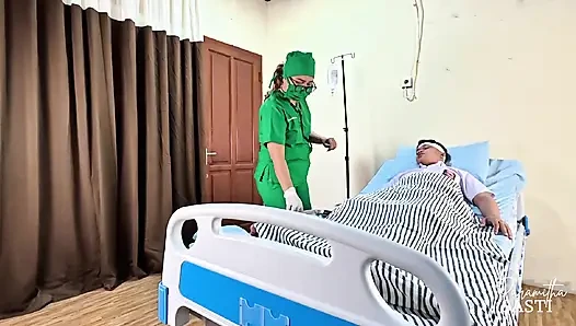 Dimas sapık bir doktorun hastası oluyor
