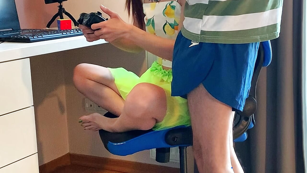 O padrasto acidentalmente confunde sua enteada com uma esposa deixando sua enteada grávida.