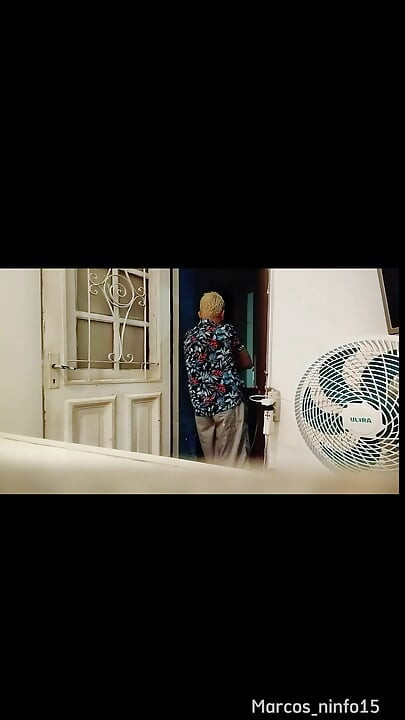 I Went to Belo Horizonte and Showed off on the Street in Front of the Bar at Night on the Balcony of