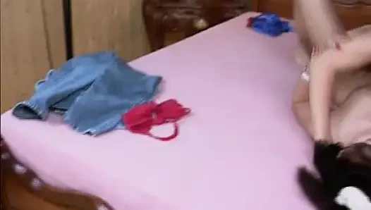 Симпатичные крошки-лесбиянки из Германии здесь, чтобы лизать друг друга