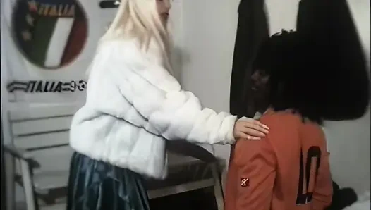 Девушки страстный мужчина