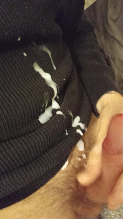 Handjob homemade cumshot.