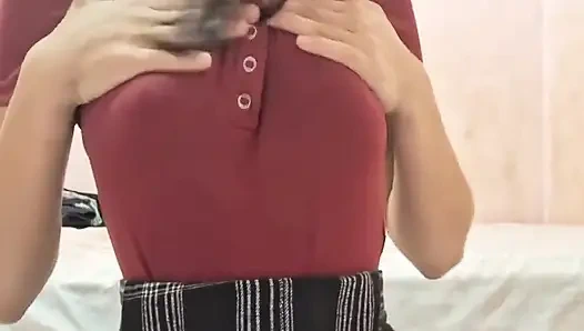 Pequena Alice Abre Sua Buceta Com Seu Punho Buceta Apertada