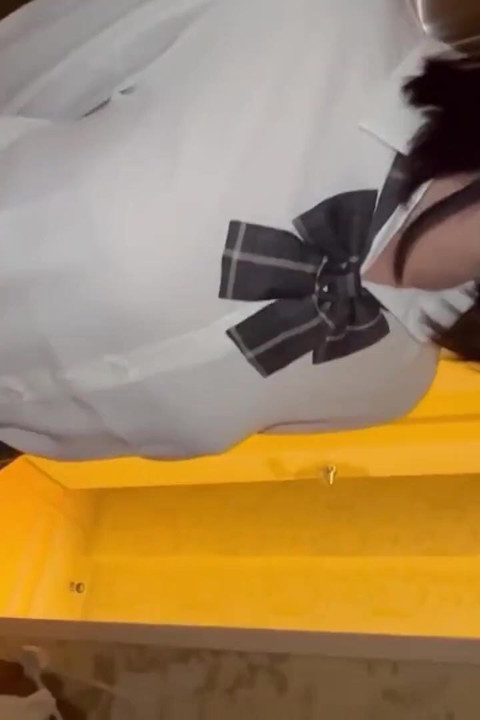 Ultra Visual Cute Bombshell Turns Heads Instantly Online Tonight