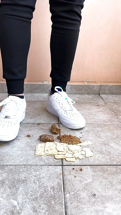 Hot Teenboy crushes Snacks in Nike Air Force 1
