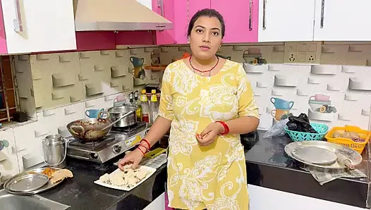 My younger stepsister accidentally sent me her nude photo, I took advantage of it and fucked my stepsister, full Hindi viral video