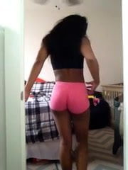 Her ass is stupid phat omg