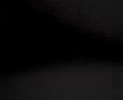 Dedo sem unha no anel de couro
