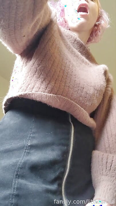 Schattige milf betrapt op sletterig
