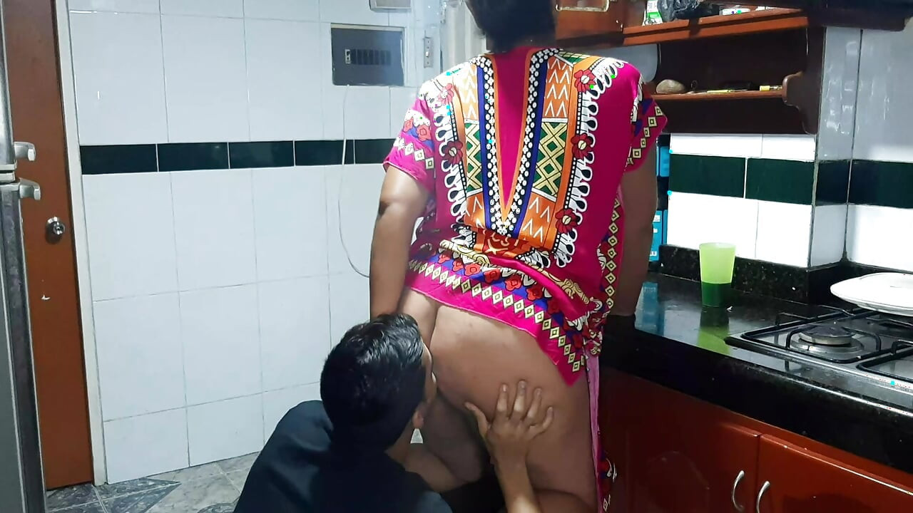 Tôi xoa bóp tốt cho mẹ kế của tôi