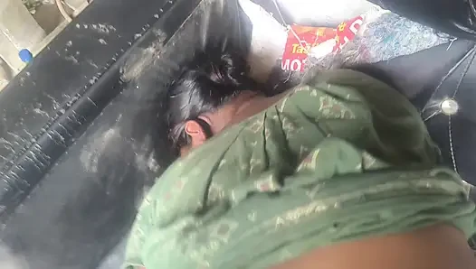 Pados ki bhabhi ko lunch mein chudai ki
