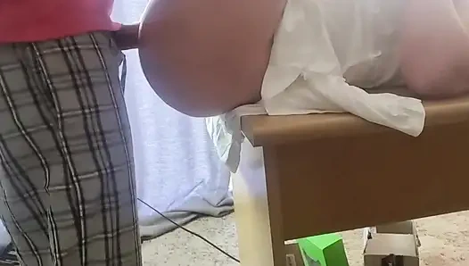 Трах на офисной столом крупным планом