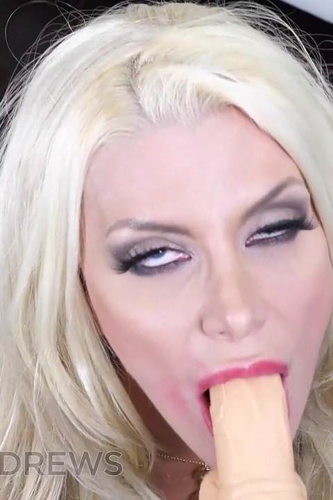 Horny Brittany Andrews Loves Workship and Slap Her Big Ass!