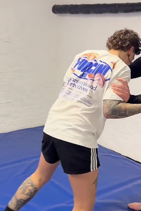 Kourtneyinked Wrestles Pathetic Guy