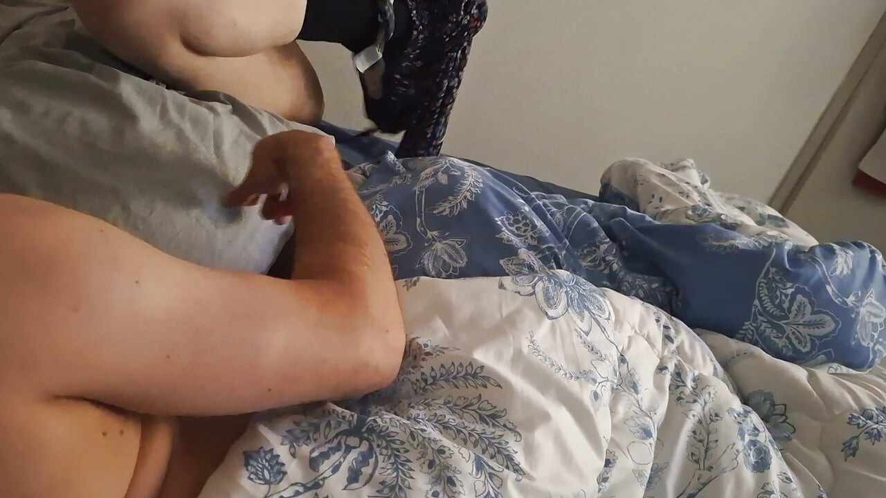 2nd round of the night using her pusy