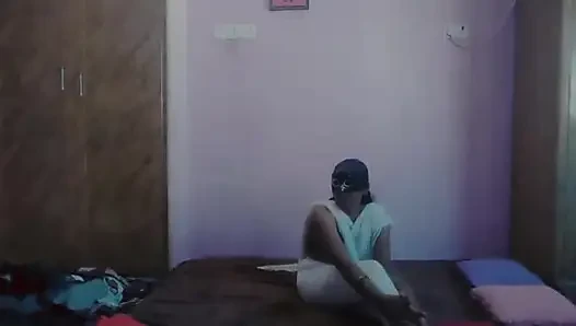 Masum Tamil kız emiyor