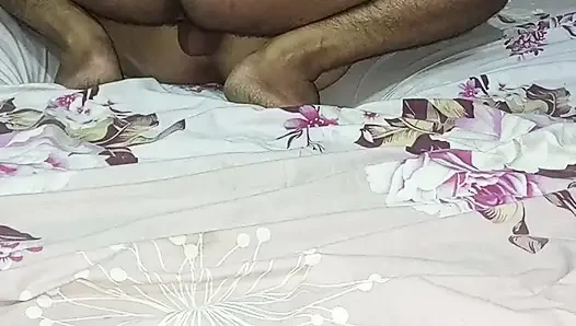 Desi ilk kez sikişiyor