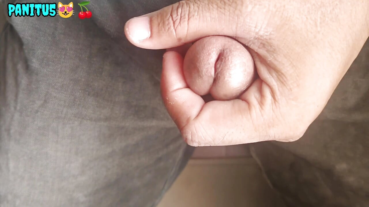 Pijat sensual cowok tampan india untuk pertama kalinya & muasin memeknya sendirian