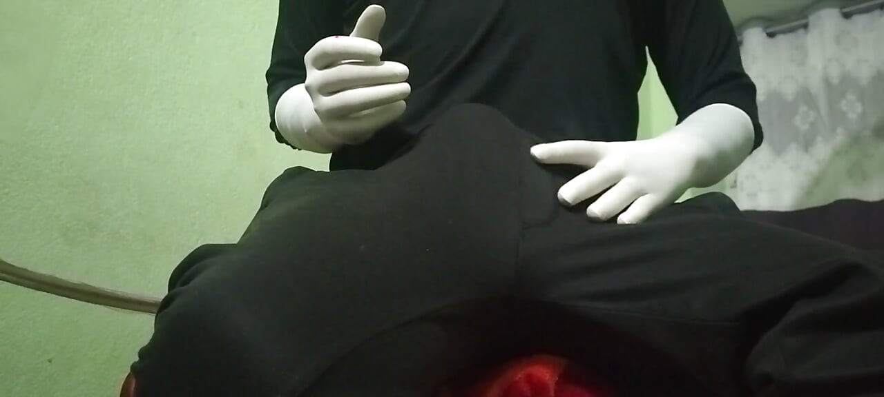 ถุงมือผ่าตัดน้ําแตก