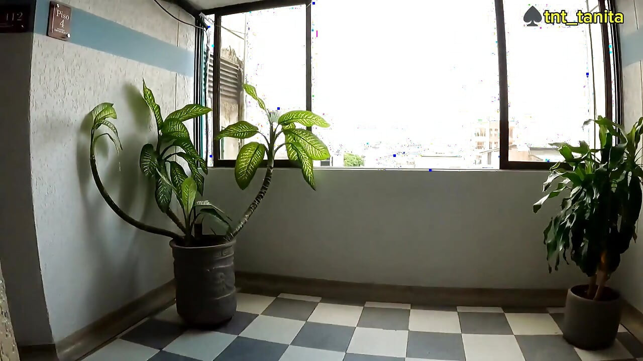 เพื่อนบ้านเย็ดกับเมียและฉันเจอพวกเขาเมื่อฉันโทรหา