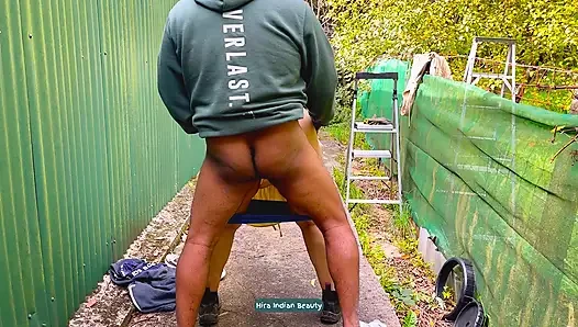 Nachbarin springt vom zaun für intensives stehen anal doggystyle und indische ehefrau tief in den hals