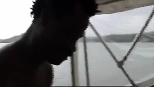 Süßes schätzchen aus deutschland wurde auf einem boot gefickt