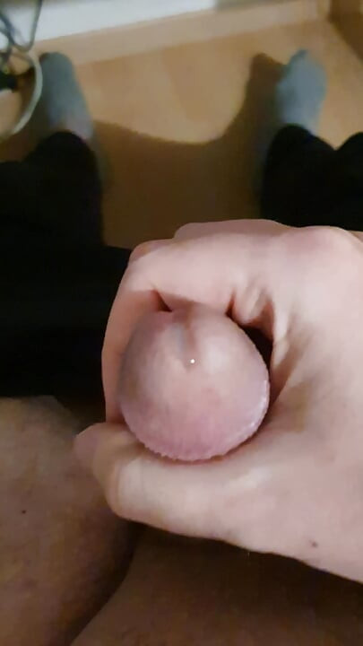 Jerking off to cuckold porn