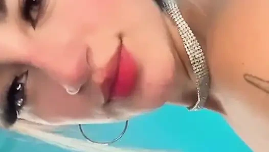 Между тенями и искушением