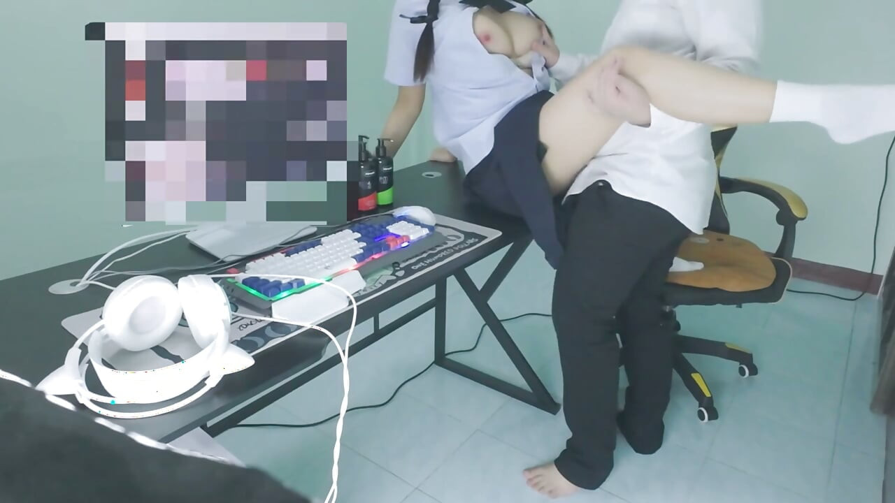 Thai Female Student Secretly Watches On The Computer Caught By A Senior Crying at home (clear Thai voice)18+