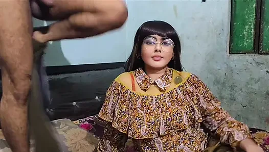 Amatör Bangladeşli Hintli sadia ateşli ve güzel ilk deneyim