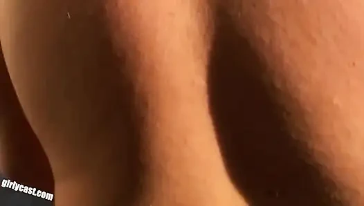 Melanie manis dijemput dan disetubuhi