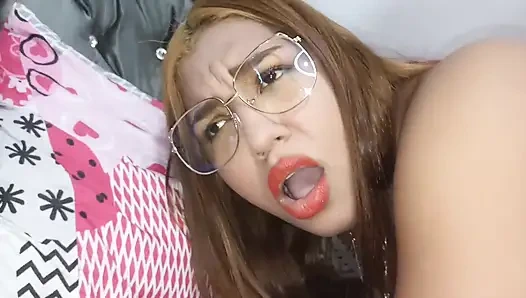 POV rothaarige latina teen lutscht schwanz und wird gefickt