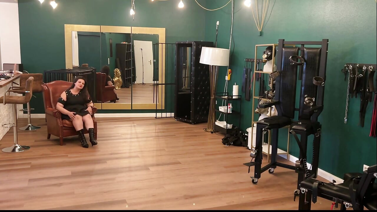 BDSM si jalang Dungeon mendominasi Gimp bertokong bertokong di Harness