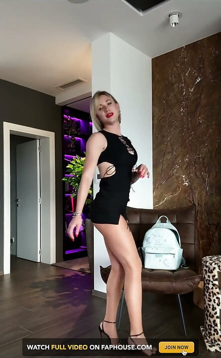 Este rochia prea scurtă sau nu?