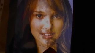 Cum hołd dla Natalie Portman