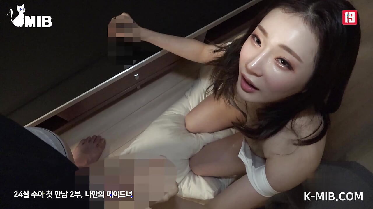 성인용 장난감에 완전히 집착하고 바이브레이터를 가지고 노는 SA-102 한국 수아.