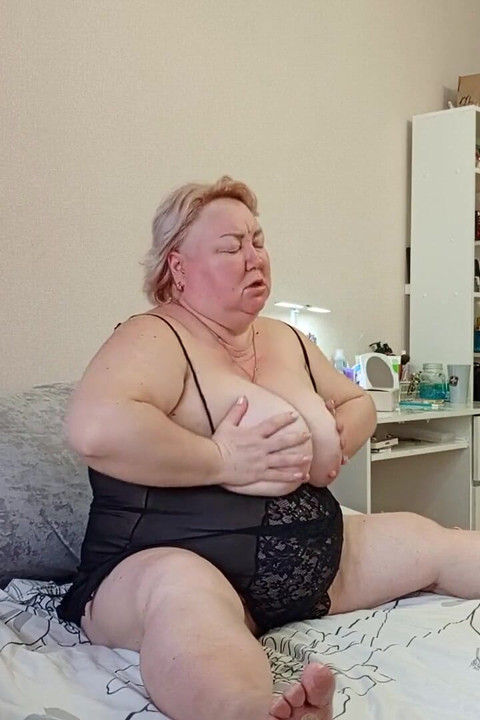 Mother-in-law Masturbates Her Big Holes