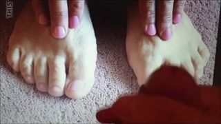 Mein Freund Tritium entleert eine weitere Ladung Füße meiner Frau