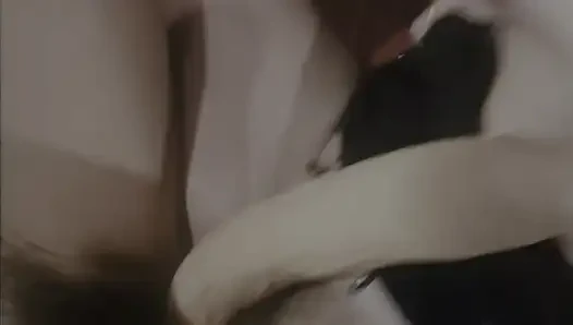 90-an dari segala sesuatu yang lebih: lesbian, pesta seks, antar ras dan banyak vagina berbulu