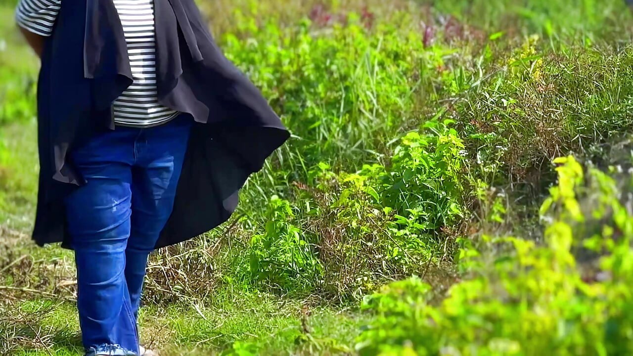 Egypt Farmer Girl From Vegetable Field to room & Fucked by Stranger Guy - Arab Muslim BBW Hot Girl Fucked