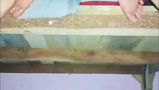 Jam 2 pagi malam, aku ngentot memek kakak ipar india gaya doggy sampai muncrat.